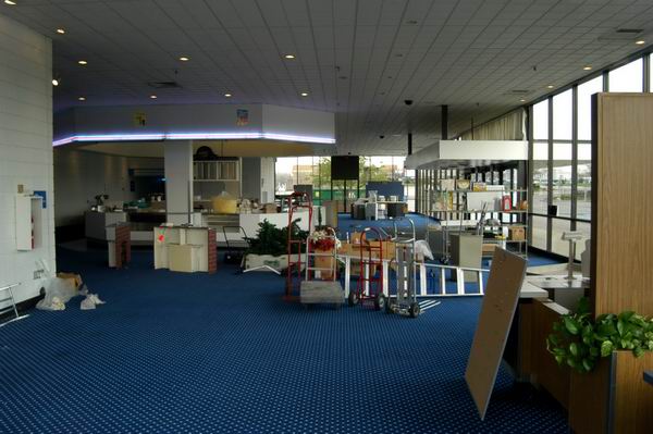 Showcase Cinemas Pontiac 6-12 - April 2003 (newer photo)